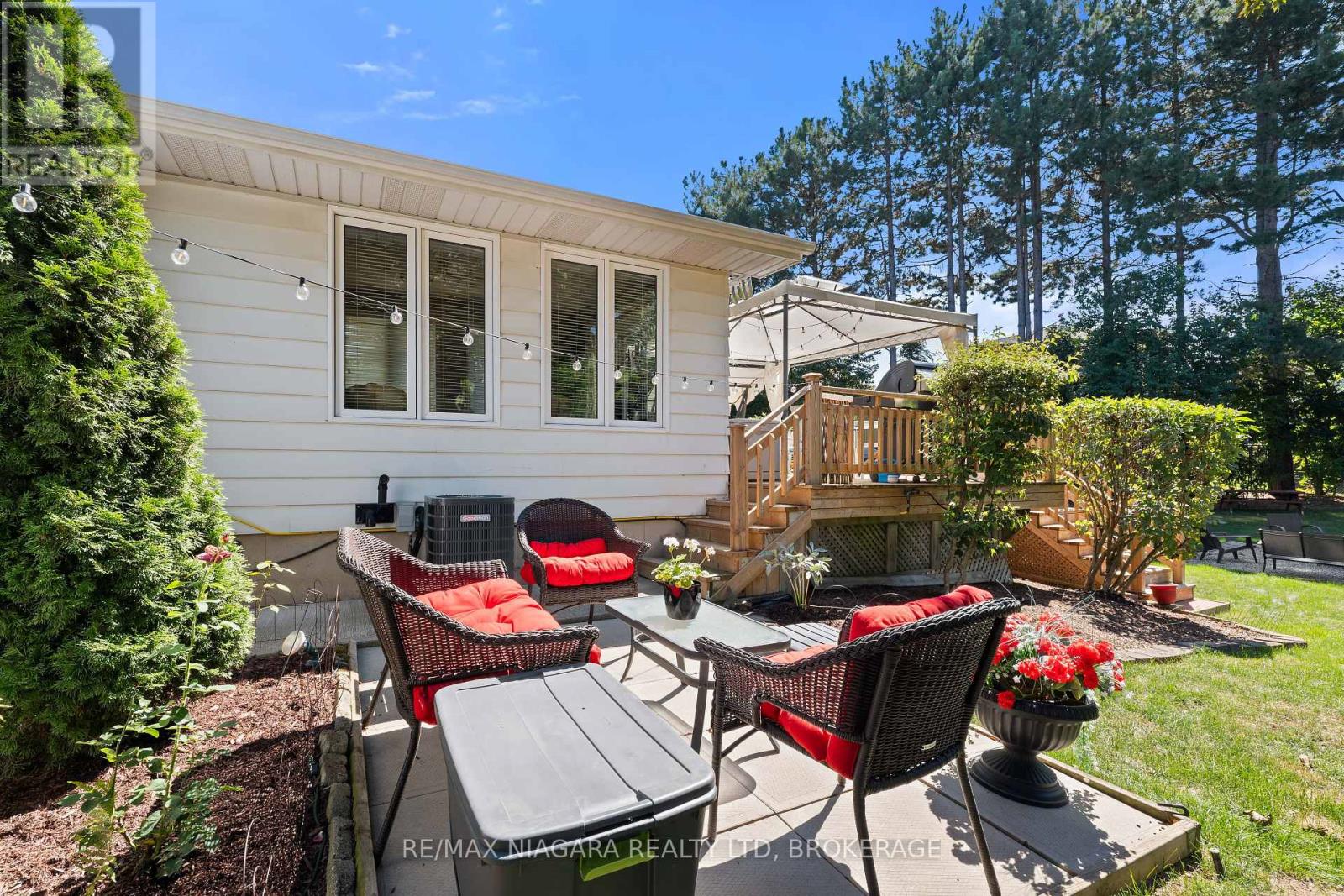 16 Centennial Drive, St. Catharines, Ontario  L2N 6A4 - Photo 30 - X12403157