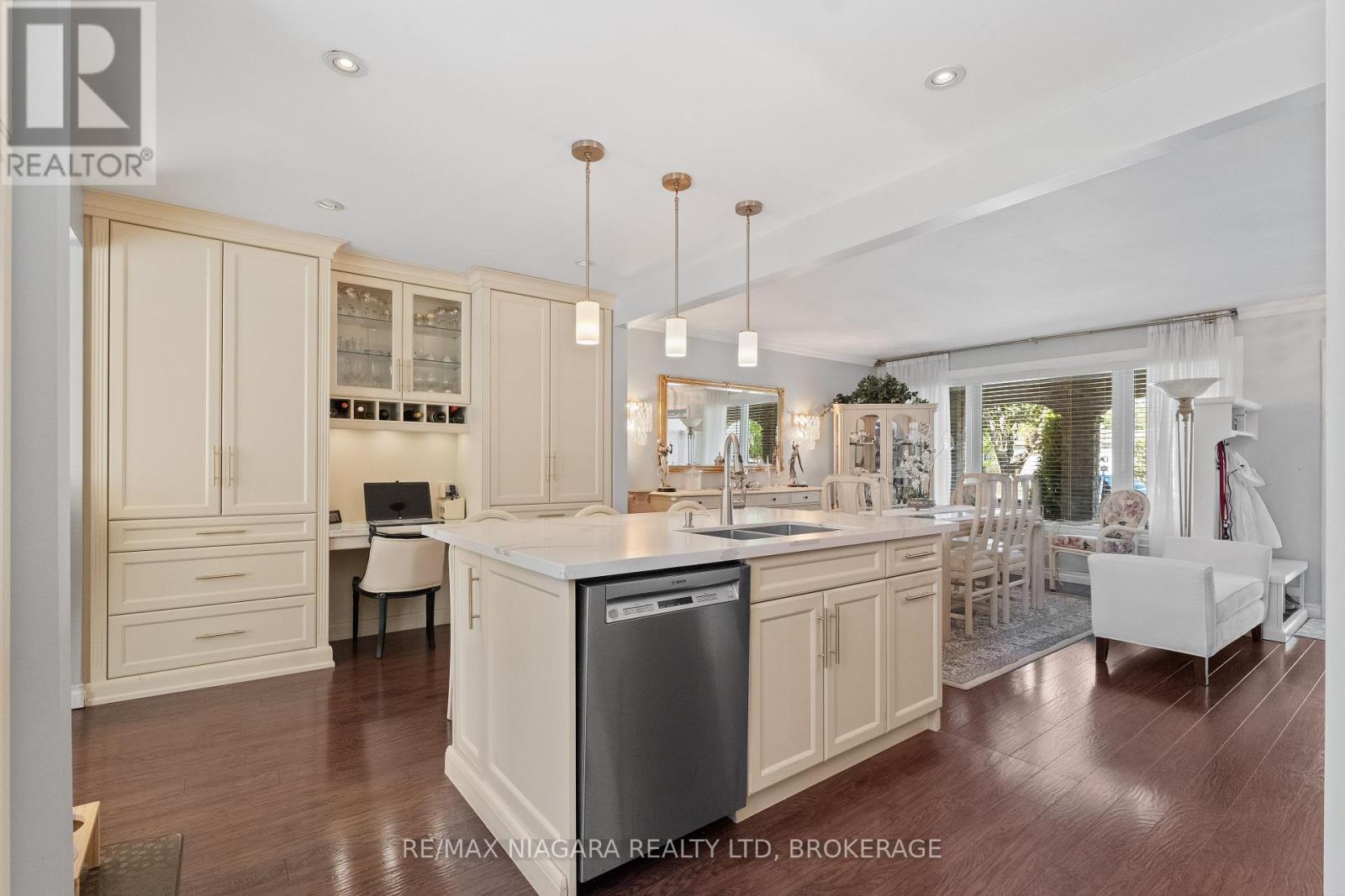 16 Centennial Drive, St. Catharines, Ontario  L2N 6A4 - Photo 8 - X12403157