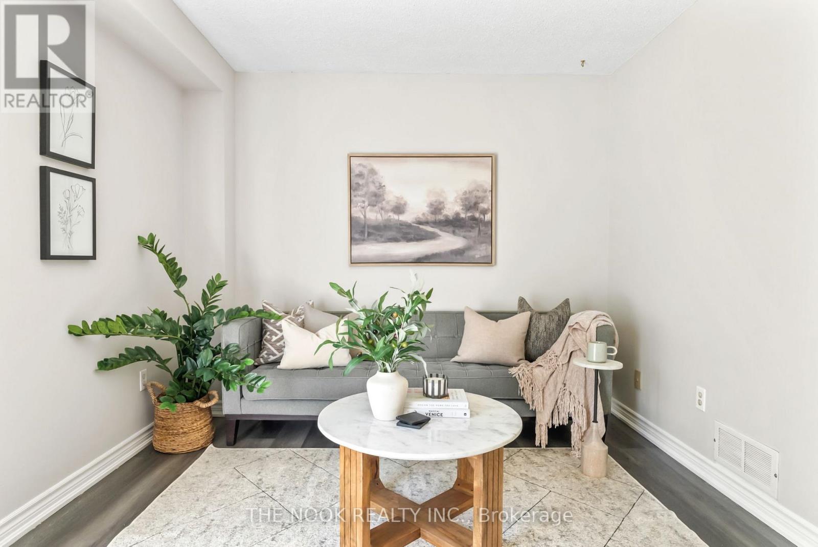 136 Peacock Boulevard, Port Hope, Ontario  L1A 4G2 - Photo 6 - X12403218