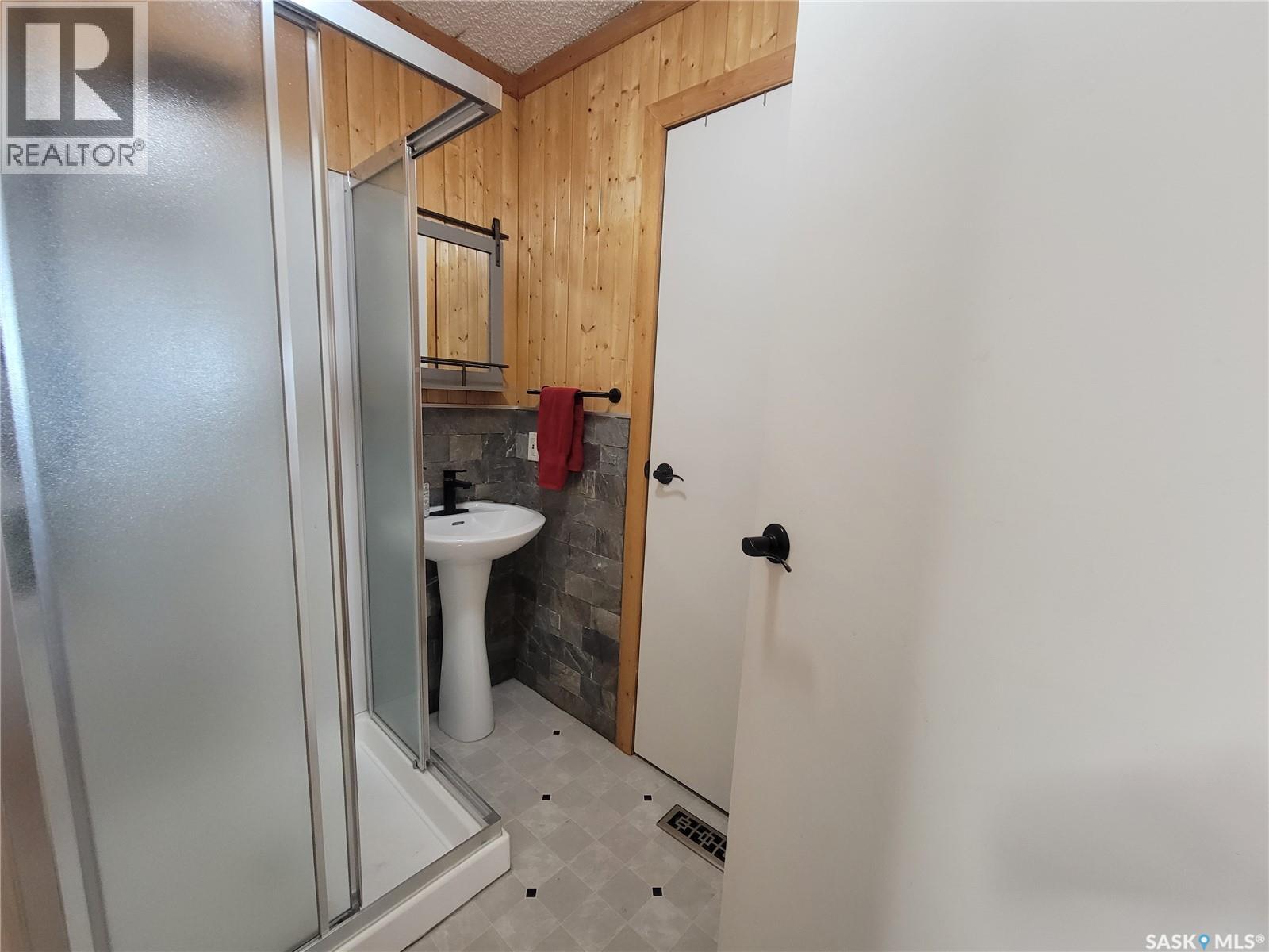 #36 Cabin, Lakeshore Drive Macklin Regional Park, Eye Hill Rm No. 382, Saskatchewan  S0L 2C0 - Photo 15 - SK011756