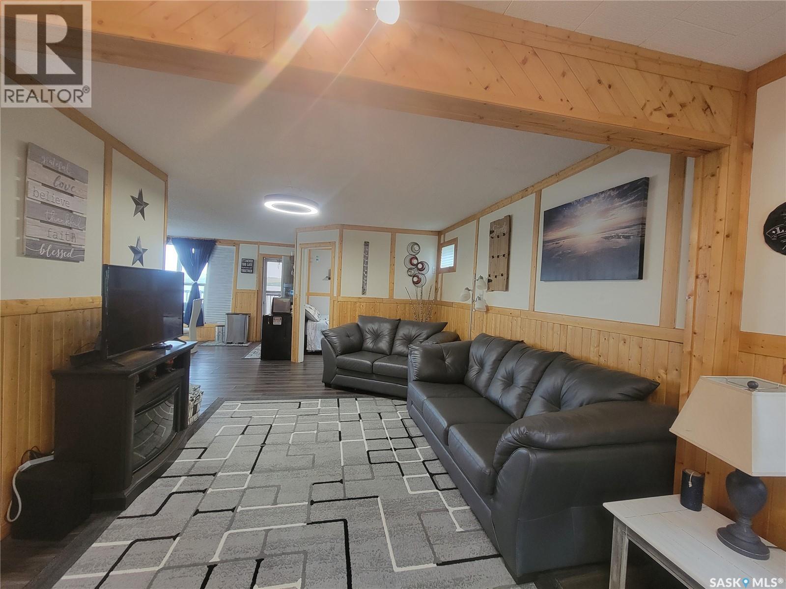 #36 Cabin, Lakeshore Drive Macklin Regional Park, Eye Hill Rm No. 382, Saskatchewan  S0L 2C0 - Photo 17 - SK011756
