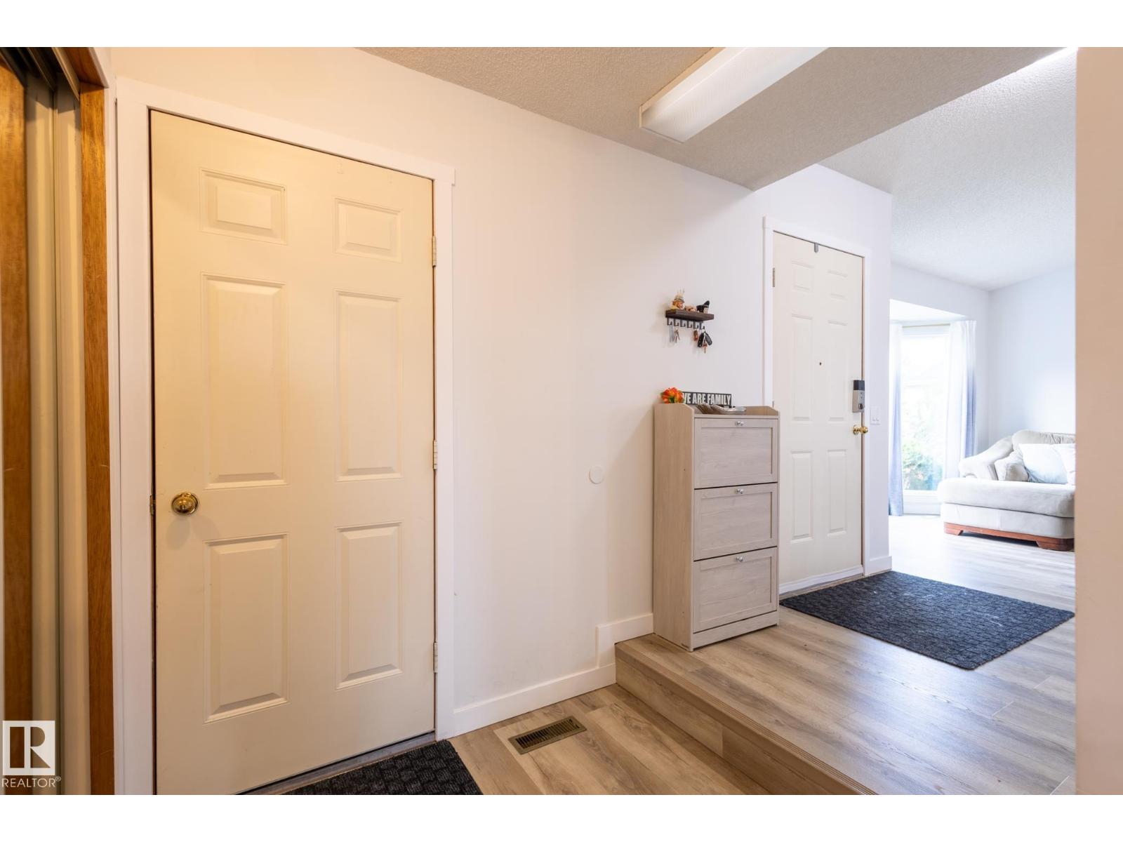 7640 158a Av Nw, Edmonton, Alberta  T5Z 2V8 - Photo 5 - E4455967
