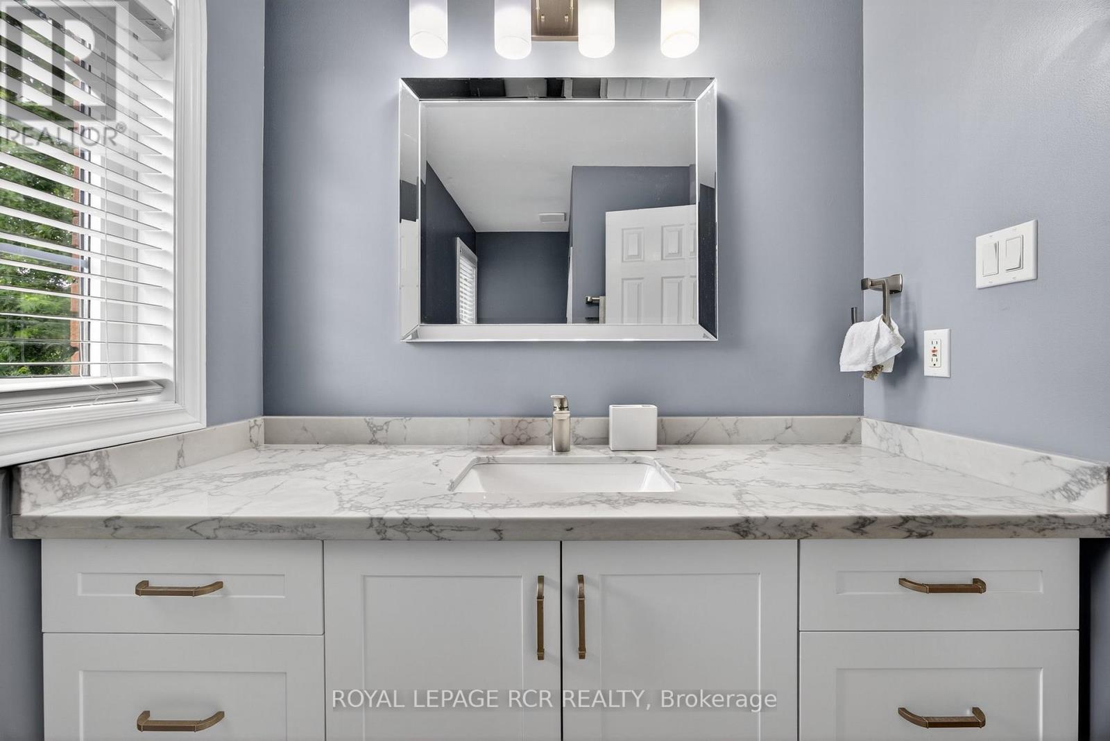 2 Dungey Crescent, New Tecumseth, Ontario  L9R 1X5 - Photo 23 - N12247391