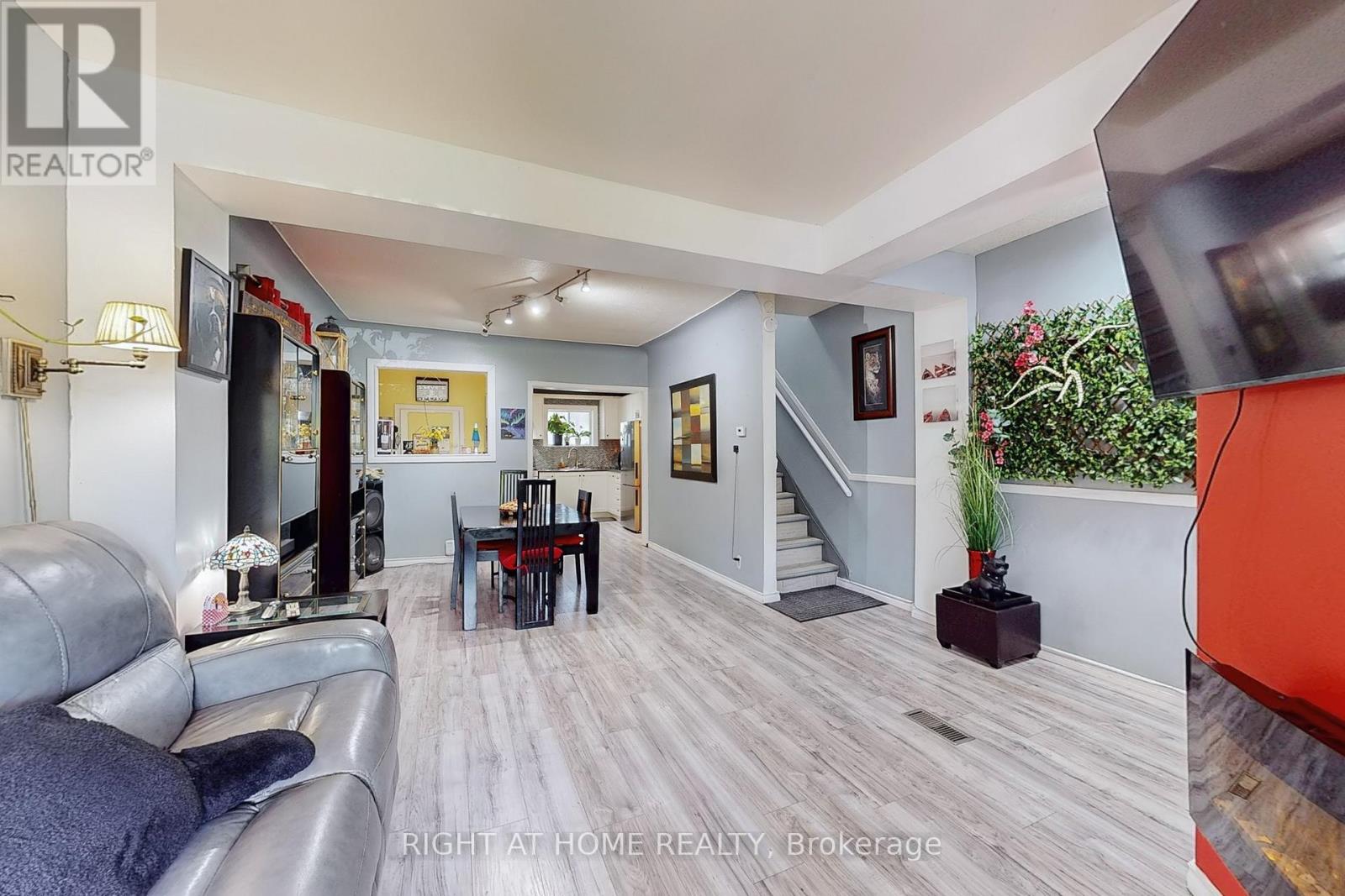 89 Keith Street, Hamilton, Ontario  L8L 3S5 - Photo 7 - X12351013