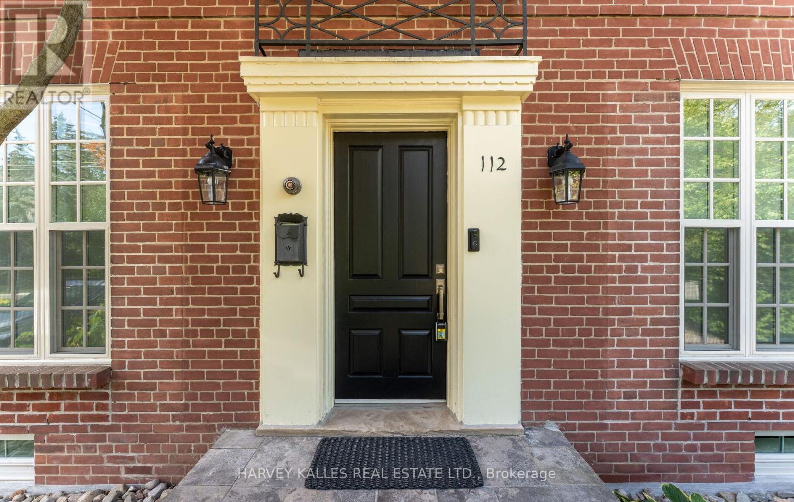 112 Mason Boulevard, Toronto (Bedford Park-Nortown), Ontario  M5M 3E3 - Photo 2 - C12403226