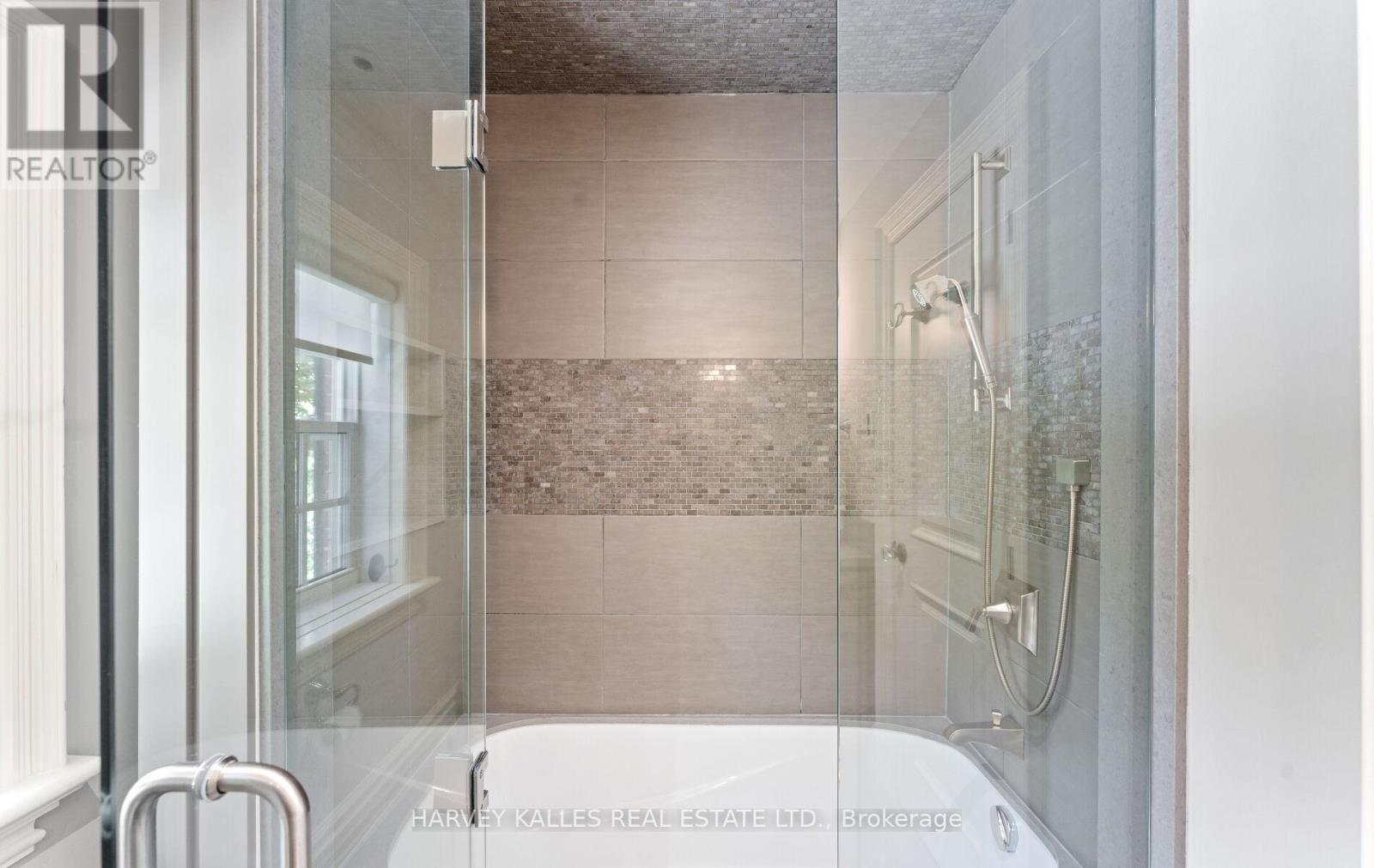 112 Mason Boulevard, Toronto (Bedford Park-Nortown), Ontario  M5M 3E3 - Photo 25 - C12403226