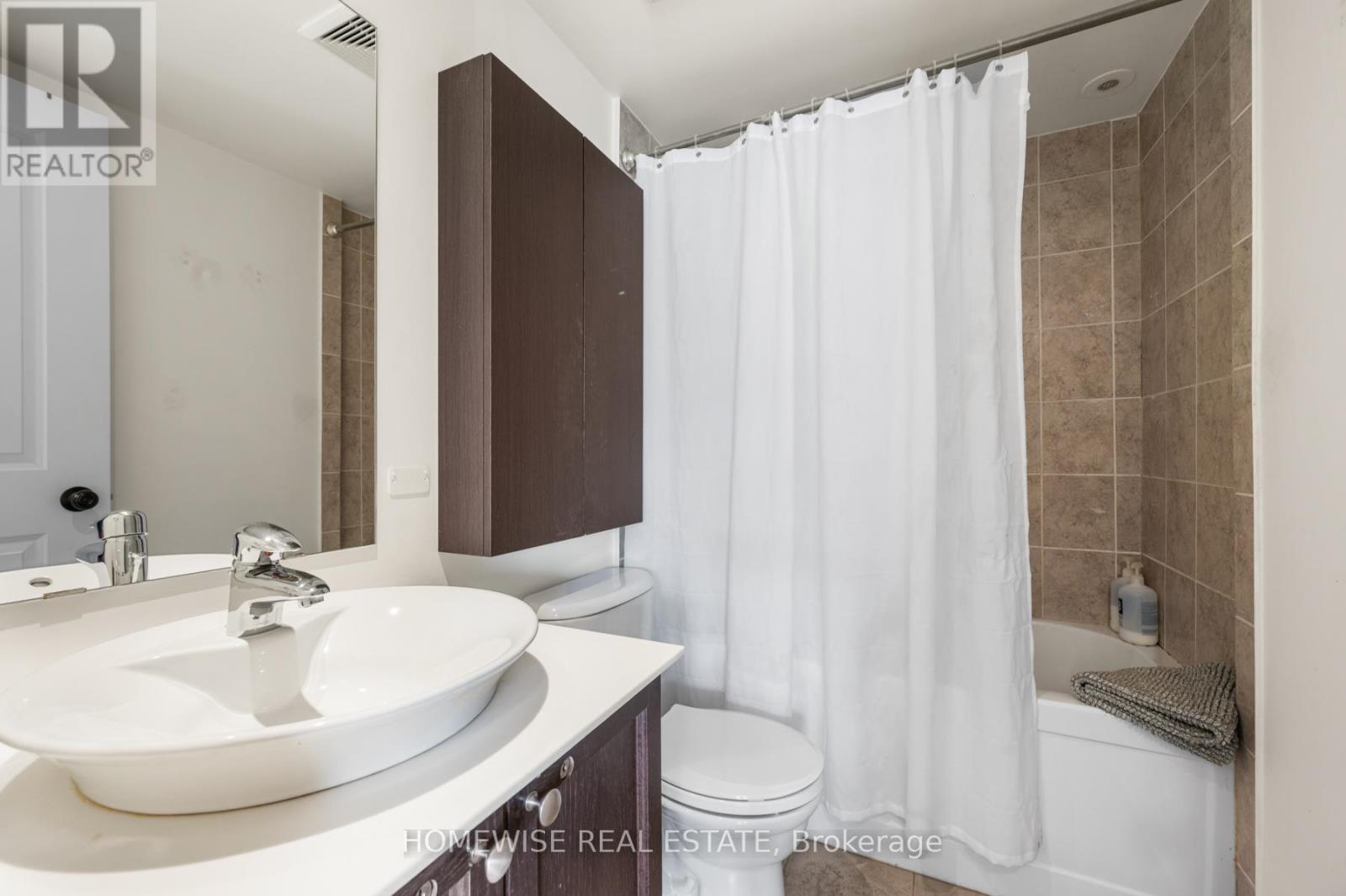 63 Carroll Street, Toronto, Ontario  M4M 3G2 - Photo 17 - E12403194