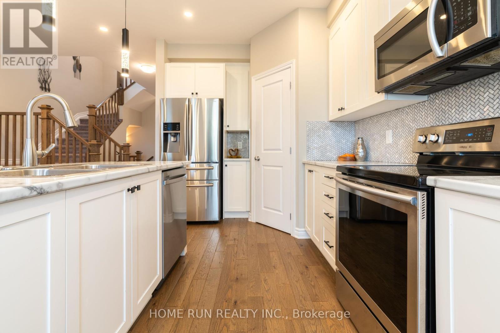 974 Kilbirnie Drive, Ottawa, Ontario  K2J 6E6 - Photo 10 - X12403134