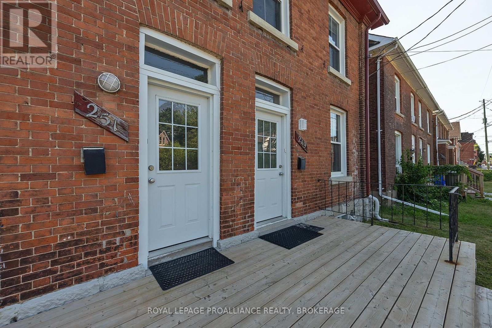 249 Division Street, Kingston, Ontario  K7K 3Z5 - Photo 4 - X12403248