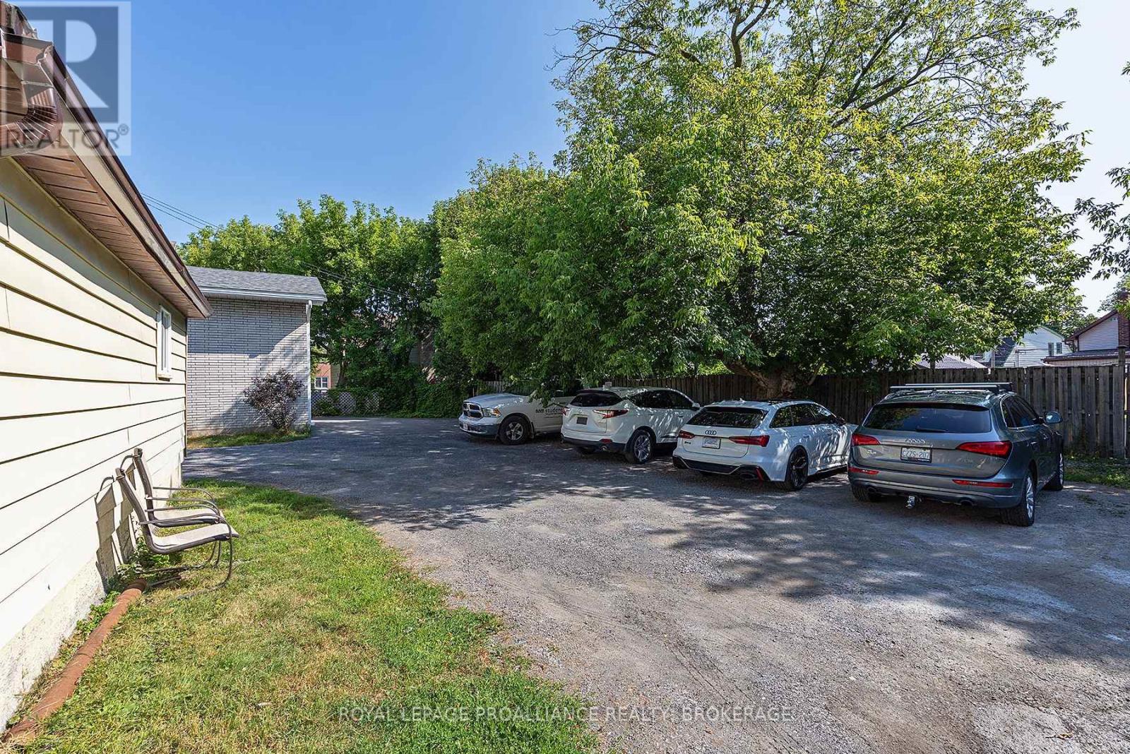 249 Division Street, Kingston, Ontario  K7K 3Z5 - Photo 7 - X12403248