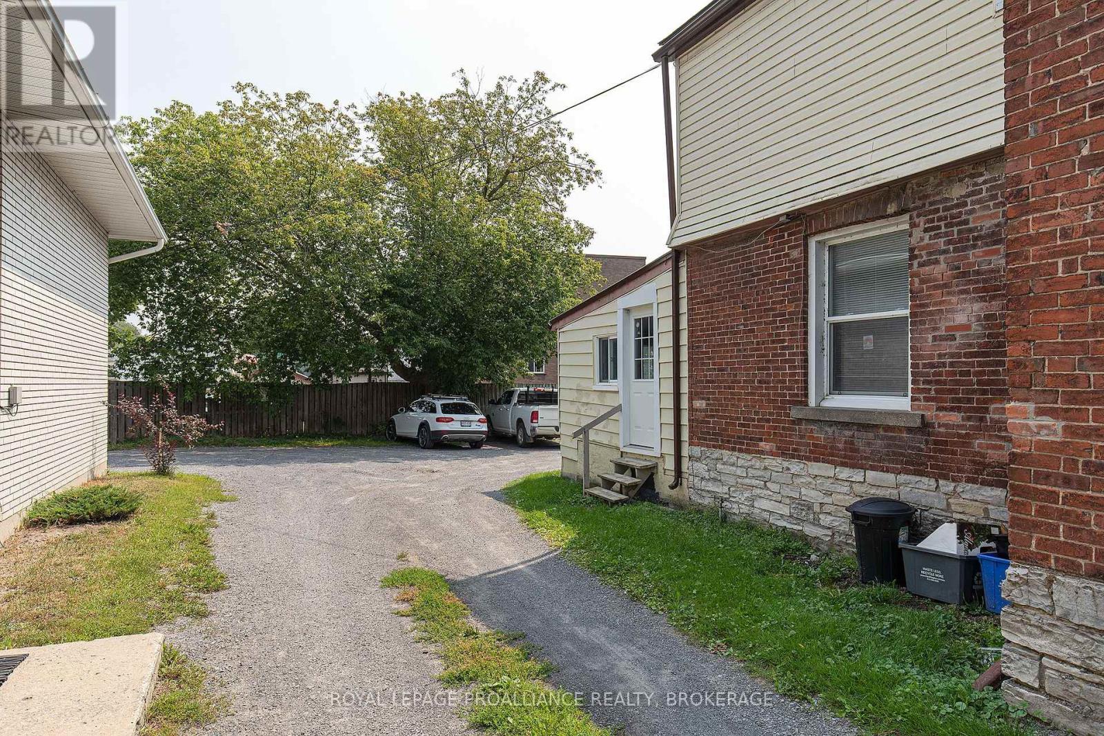 251 Division Street, Kingston, Ontario  K7K 3Z5 - Photo 6 - X12403383