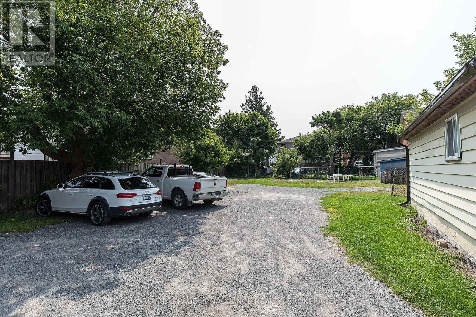 251 Division Street, Kingston, Ontario  K7K 3Z5 - Photo 8 - X12403383
