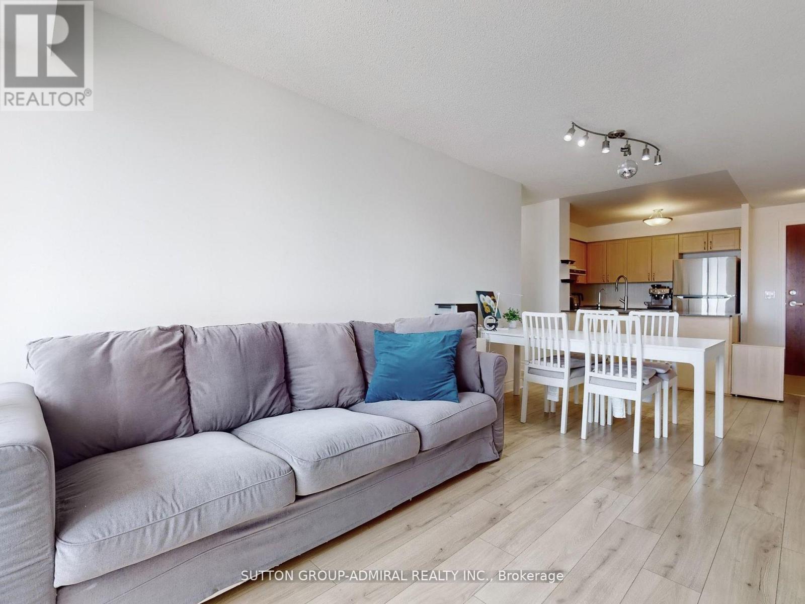 1012 - 7 North Park Road, Vaughan, Ontario  L4J 0C9 - Photo 10 - N12403171