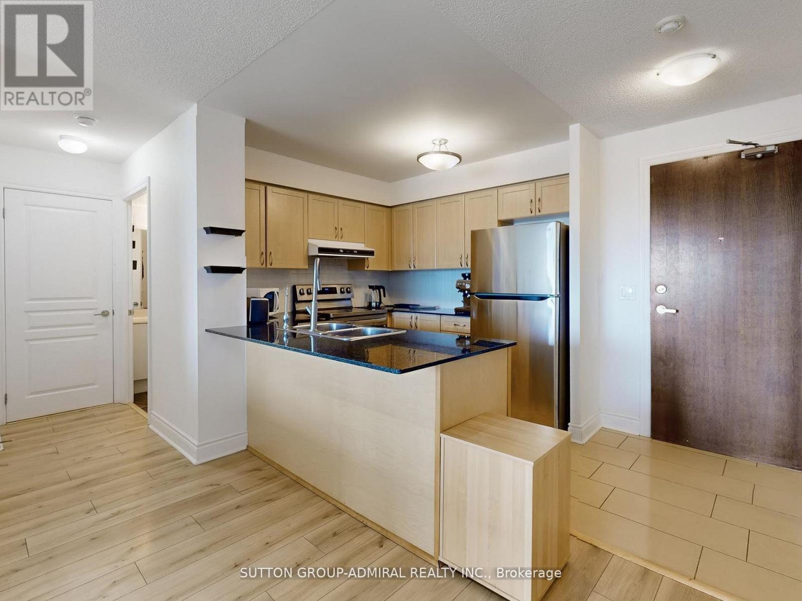 1012 - 7 North Park Road, Vaughan, Ontario  L4J 0C9 - Photo 13 - N12403171