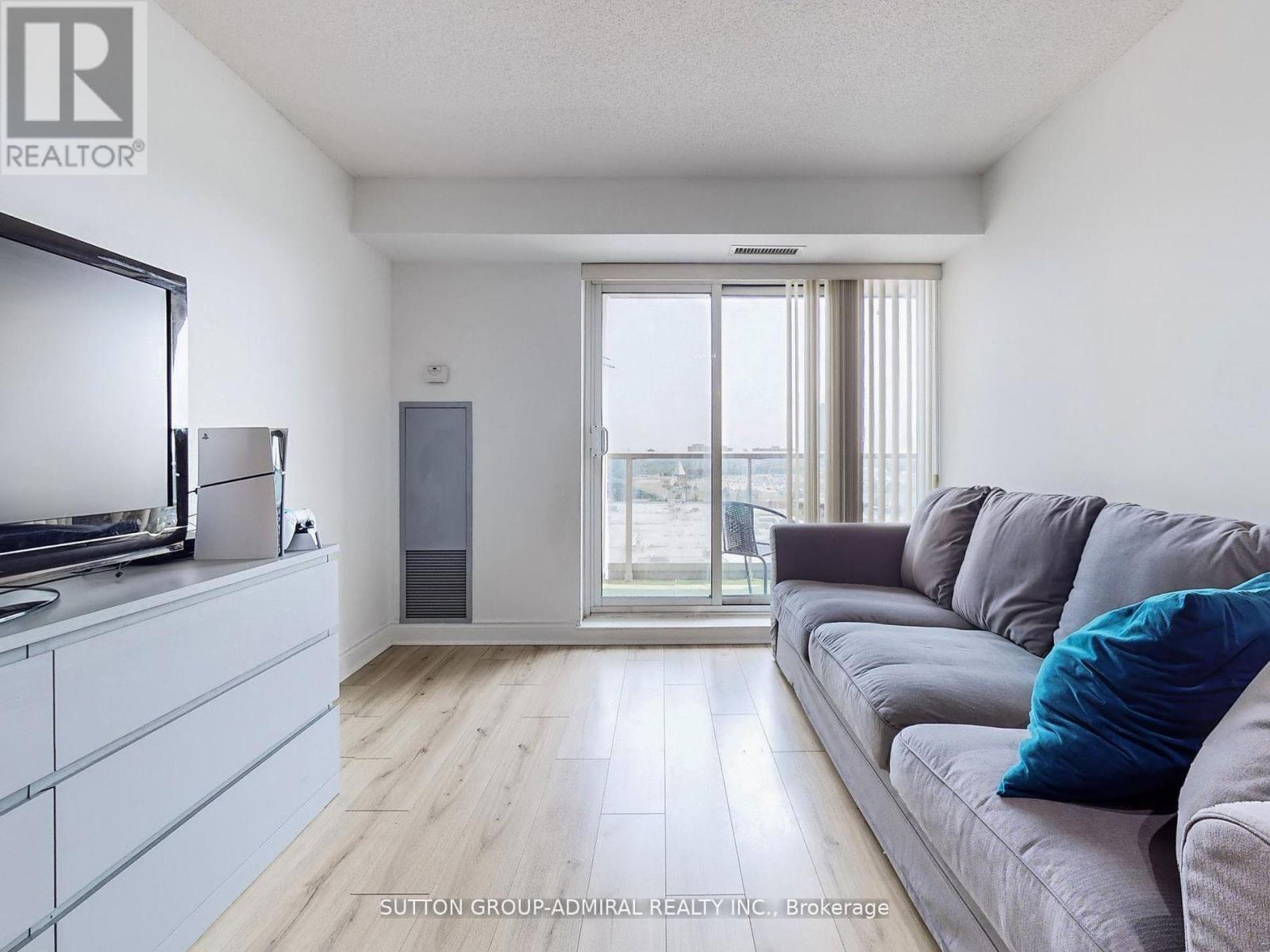 1012 - 7 North Park Road, Vaughan, Ontario  L4J 0C9 - Photo 8 - N12403171