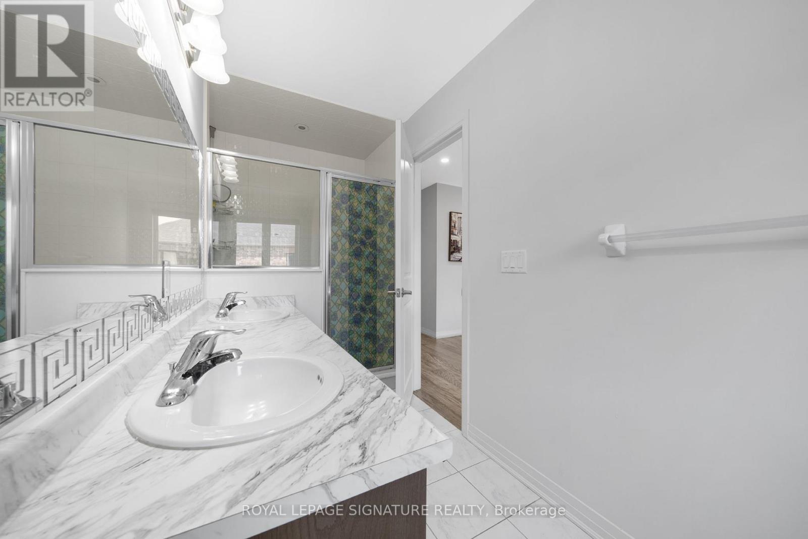 167 Landolfi Way, Bradford West Gwillimbury, Ontario  L3Z 4L7 - Photo 23 - N12403198