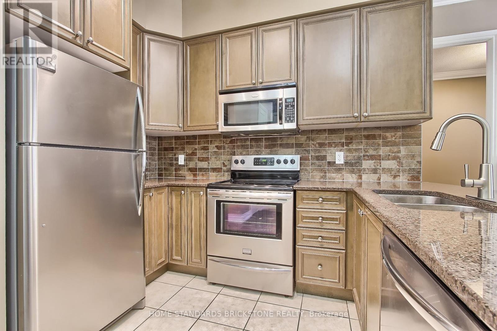 115 - 9225 Jane Street, Vaughan, Ontario  L6A 0J7 - Photo 6 - N12403217