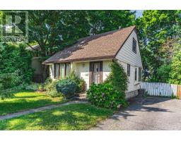 306 Cawthra Boulevard, Newmarket (Central Newmarket), Ca