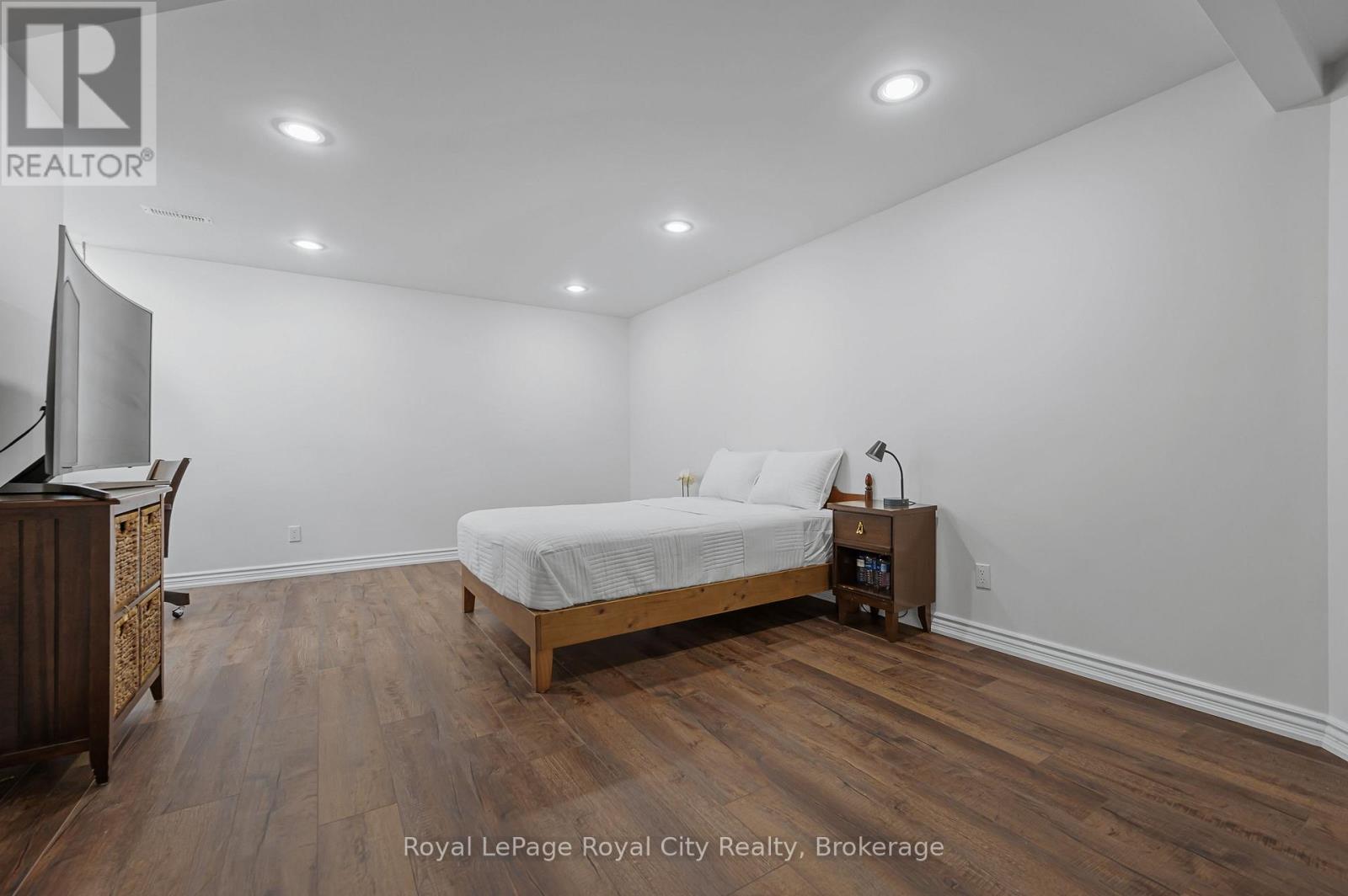306 Imperial Road S, Guelph, Ontario  N1K 1M4 - Photo 40 - X12364571