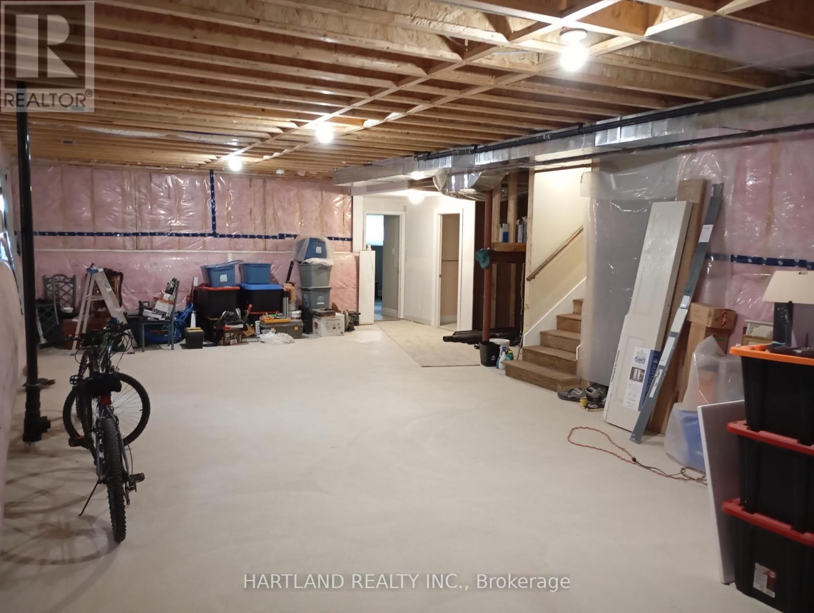 22 Berkely Street, Wasaga Beach, Ontario  L9Z 2N6 - Photo 12 - S12403204