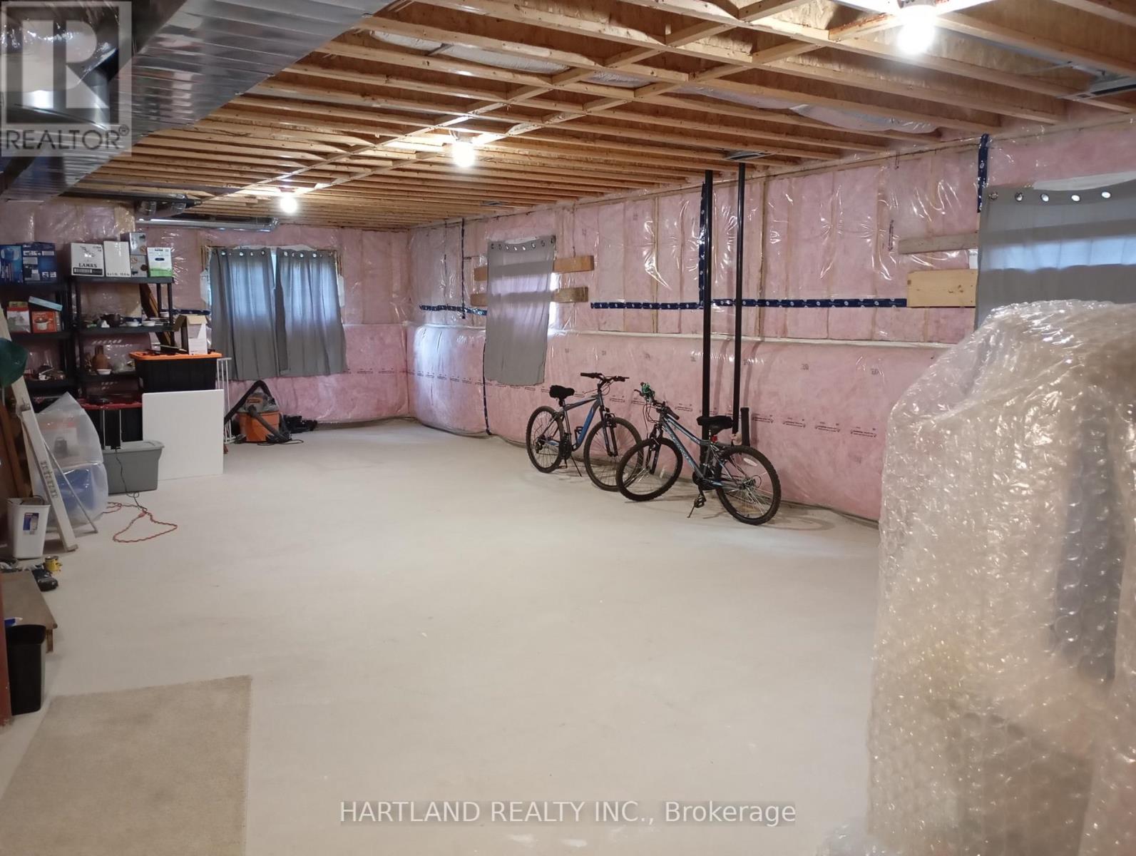 22 Berkely Street, Wasaga Beach, Ontario  L9Z 2N6 - Photo 13 - S12403204