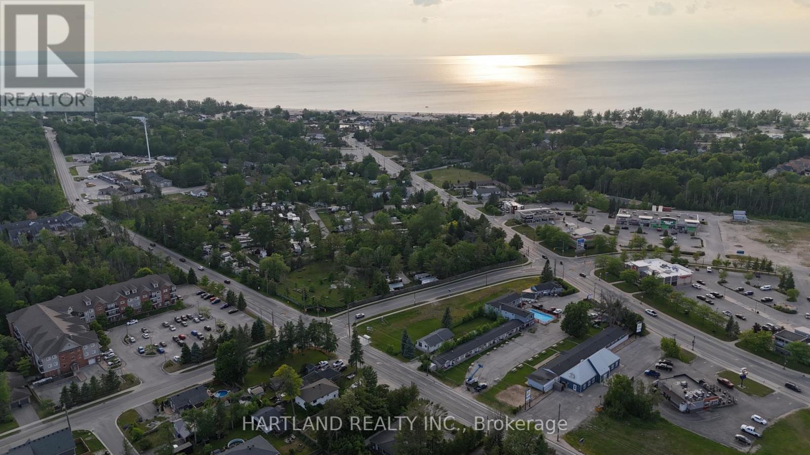 22 Berkely Street, Wasaga Beach, Ontario  L9Z 2N6 - Photo 20 - S12403204