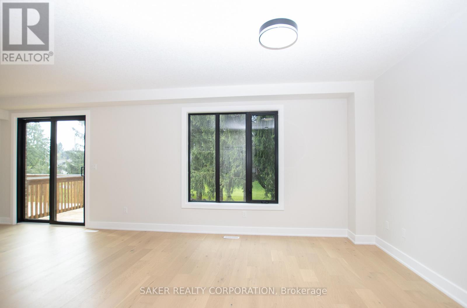 615 Regent Street, Strathroy-Caradoc, Ontario  N0L 1W0 - Photo 9 - X12403247