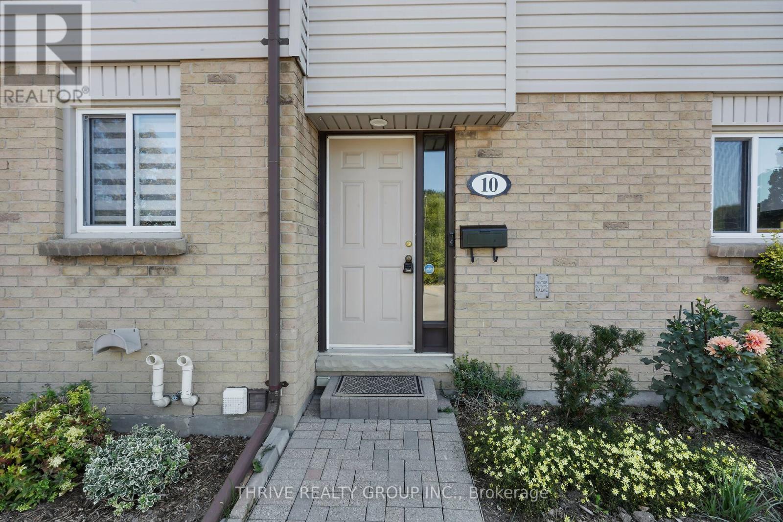 Property at 10 - 215 COMMISSIONERS ROAD W image 2