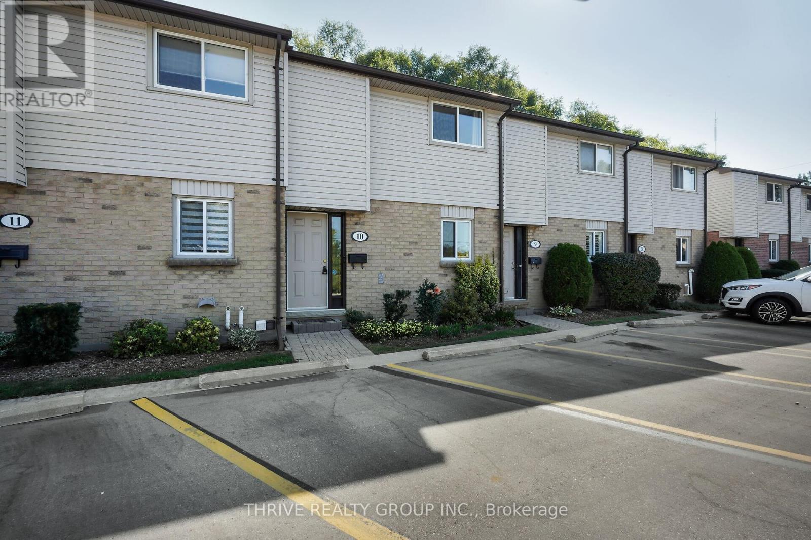 Property at 10 - 215 COMMISSIONERS ROAD W image 3