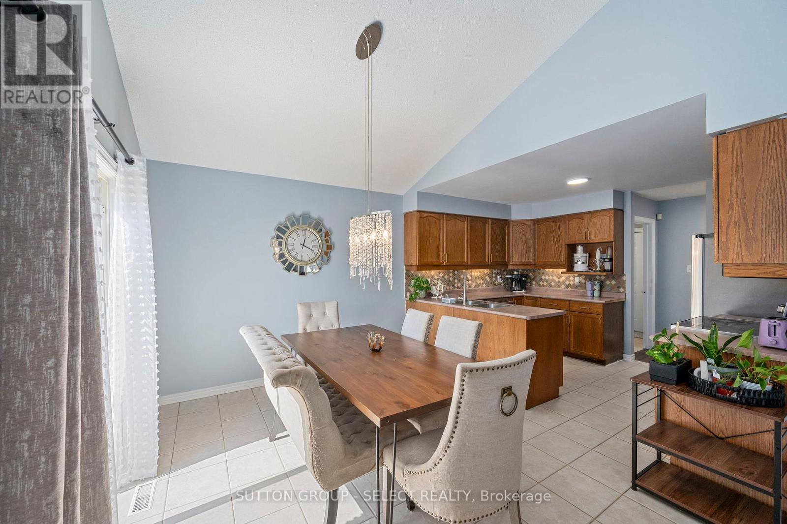 830 Cresthaven Crescent, London South, Ontario  N6K 4W4 - Photo 10 - X12403382