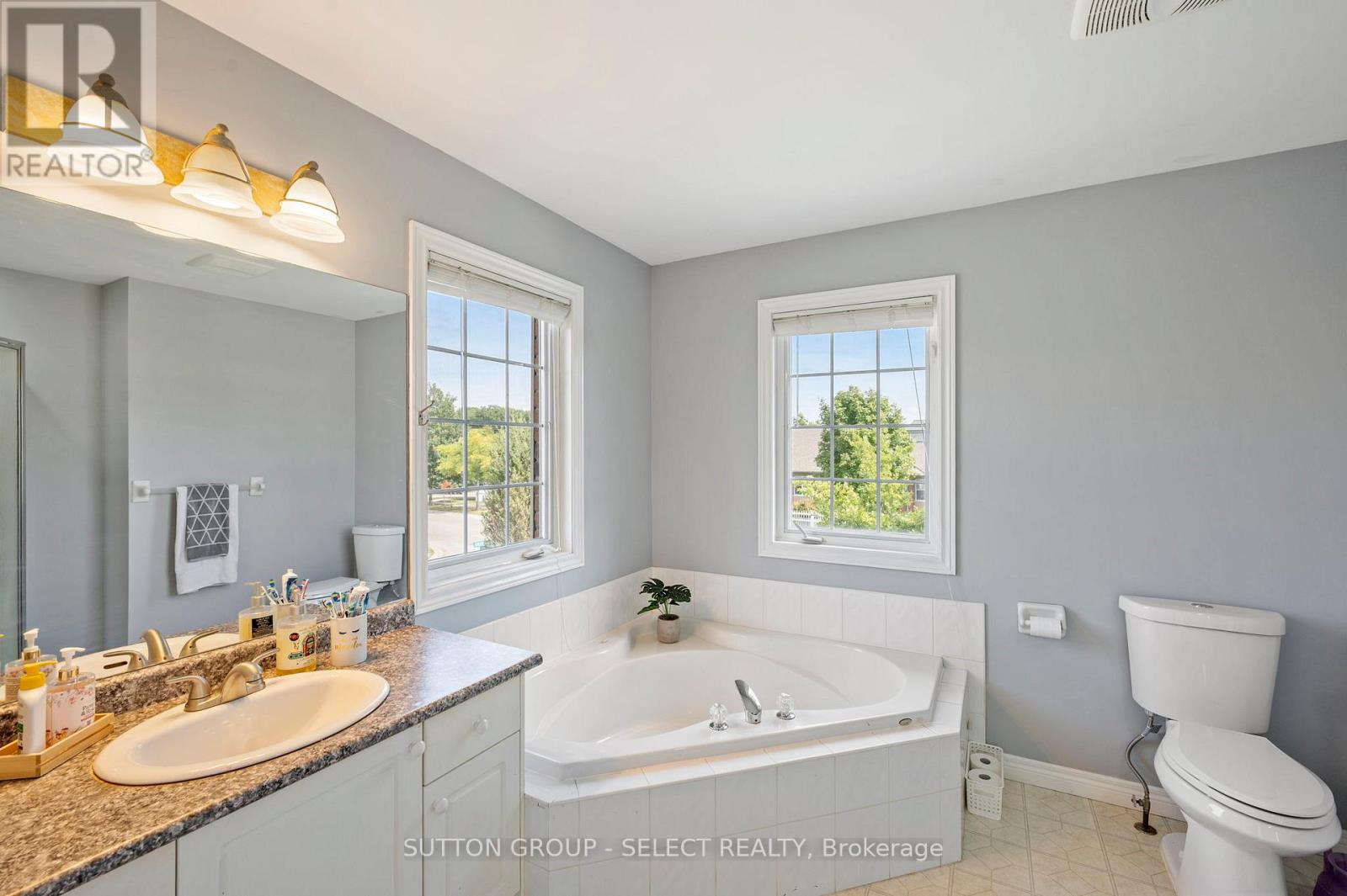830 Cresthaven Crescent, London South, Ontario  N6K 4W4 - Photo 21 - X12403382