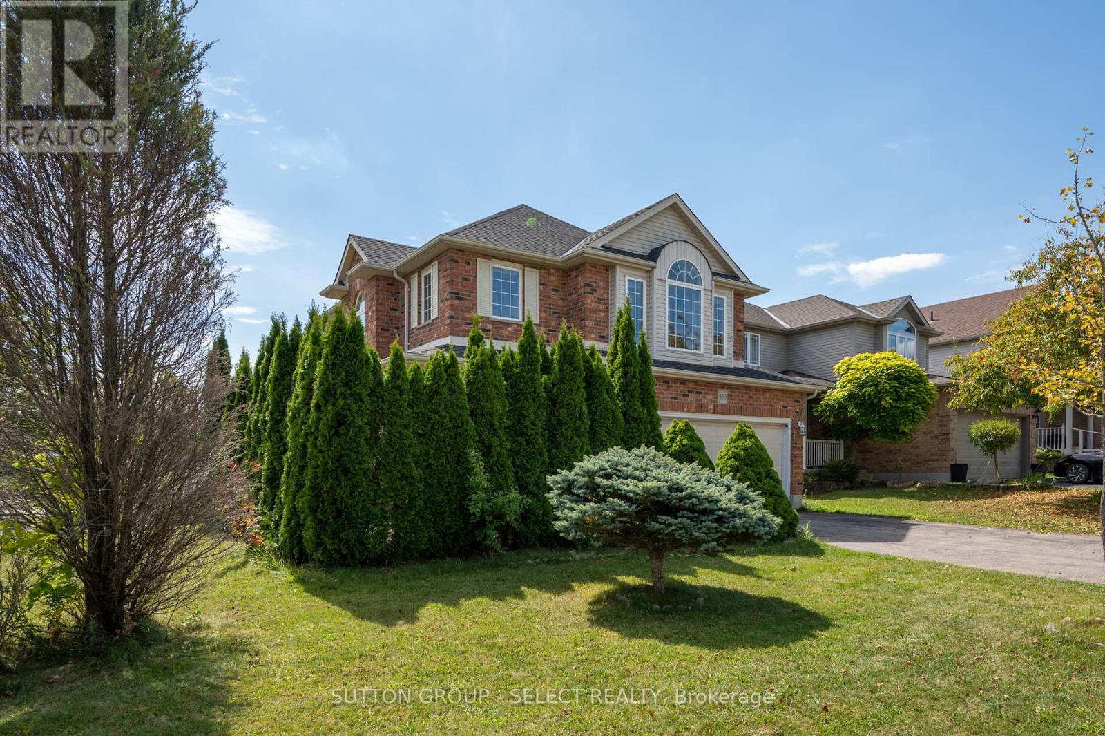 830 Cresthaven Crescent, London South, Ontario  N6K 4W4 - Photo 3 - X12403382