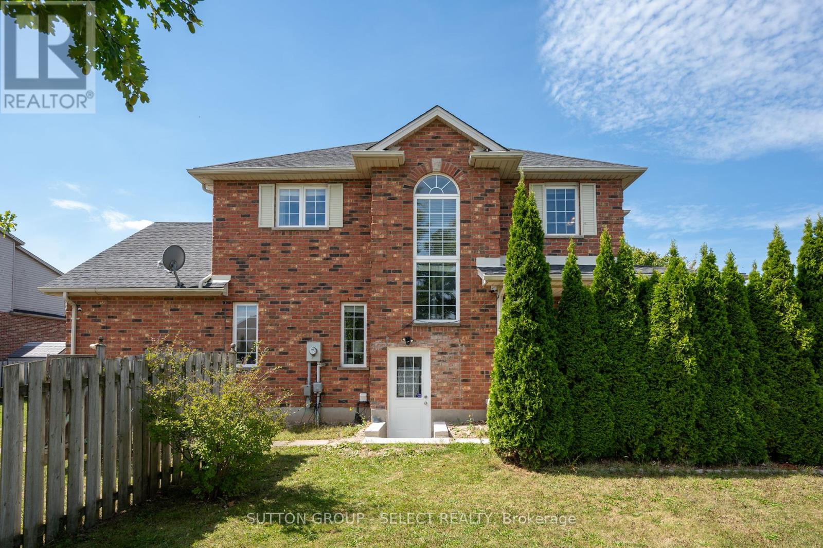830 Cresthaven Crescent, London South, Ontario  N6K 4W4 - Photo 5 - X12403382