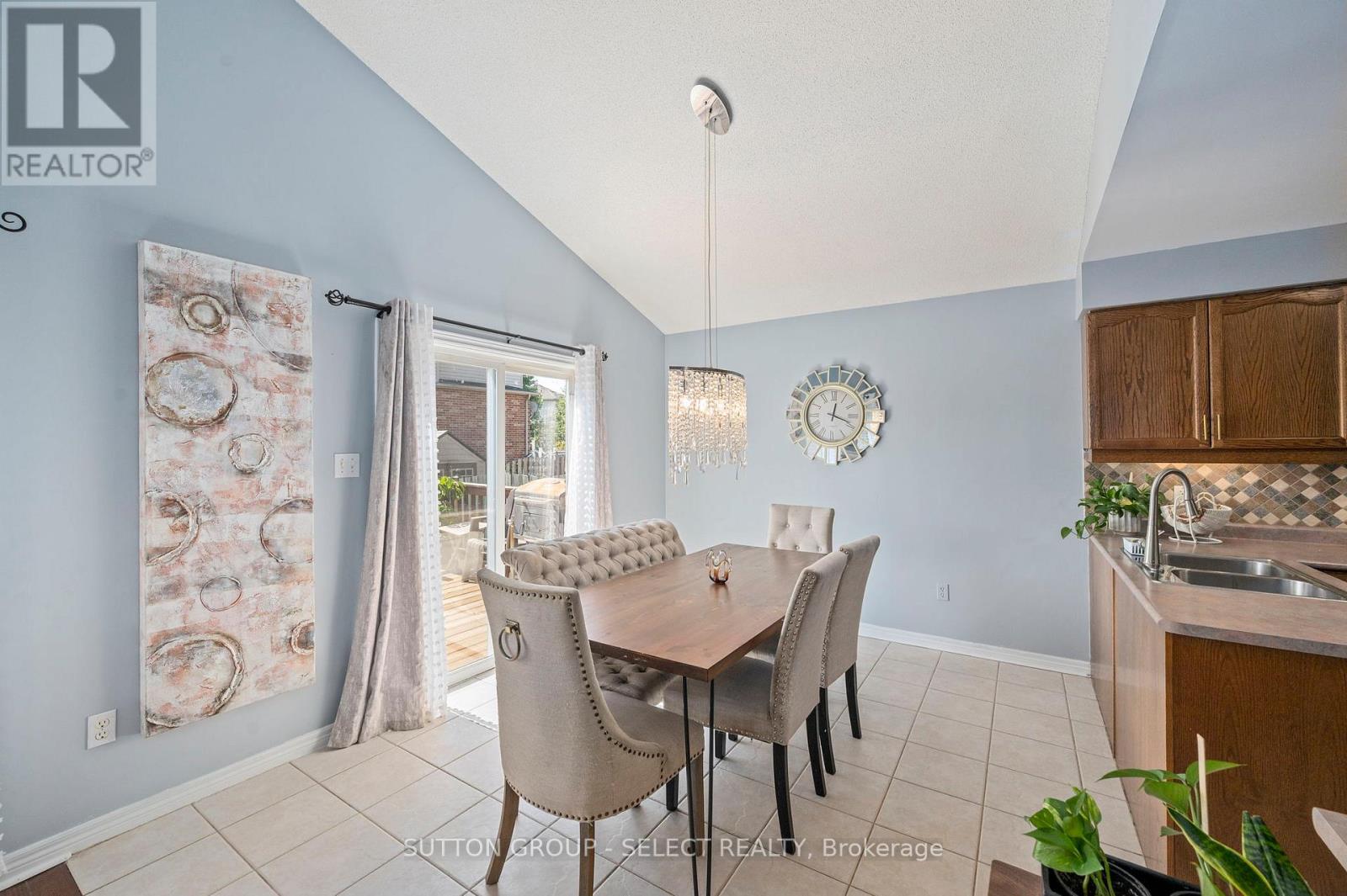 830 Cresthaven Crescent, London South, Ontario  N6K 4W4 - Photo 9 - X12403382