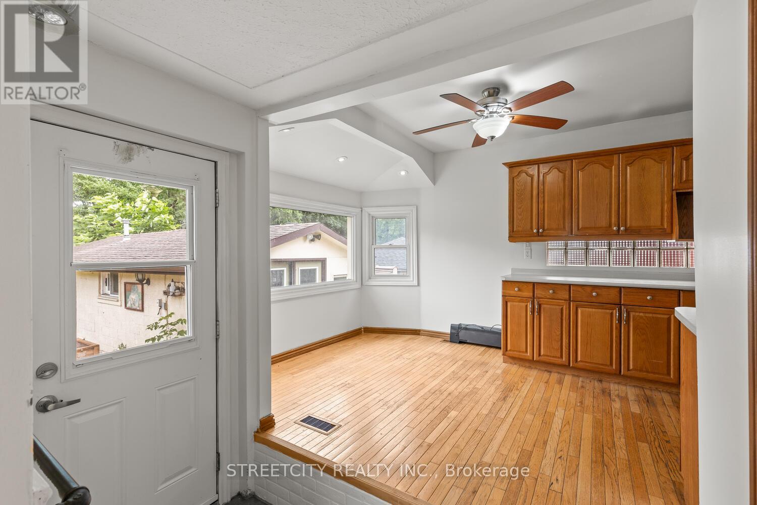 1235 King Street, London East, Ontario  N5W 2Y3 - Photo 12 - X12403392