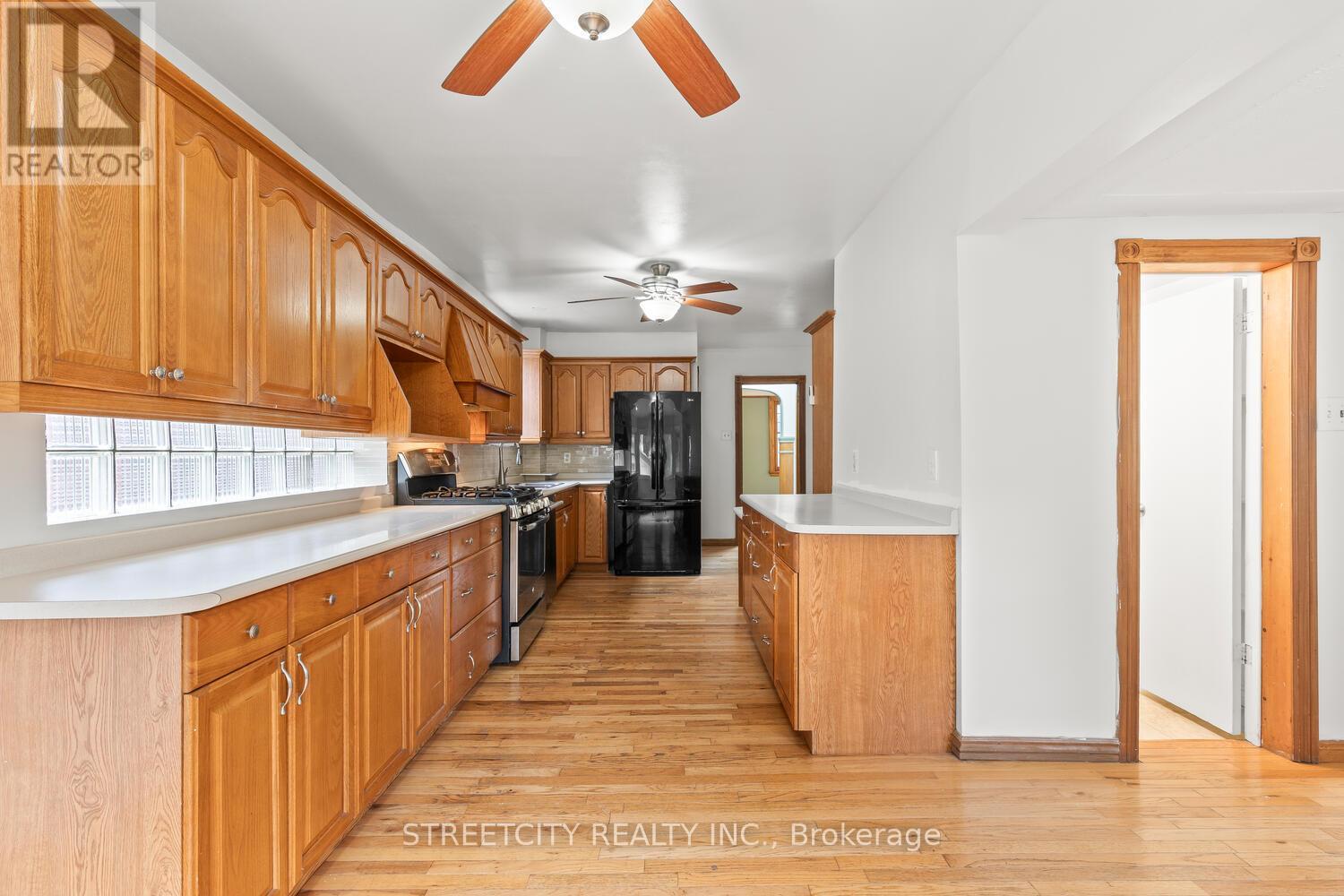 1235 King Street, London East, Ontario  N5W 2Y3 - Photo 14 - X12403392