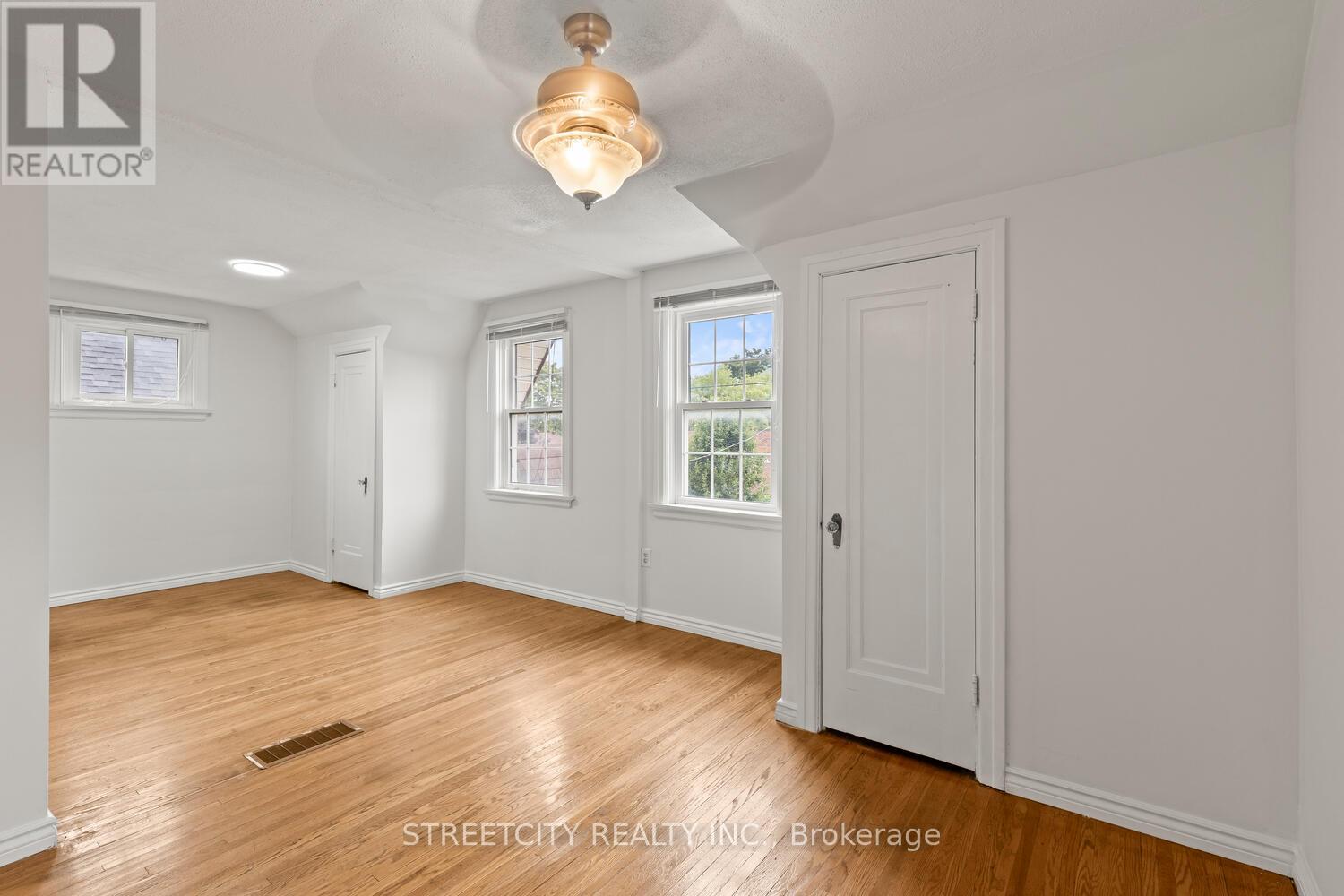 1235 King Street, London East, Ontario  N5W 2Y3 - Photo 25 - X12403392