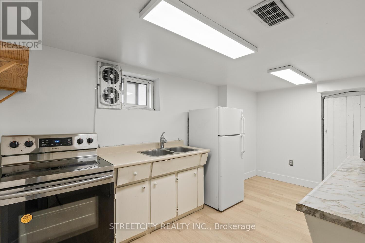 1235 King Street, London East, Ontario  N5W 2Y3 - Photo 31 - X12403392