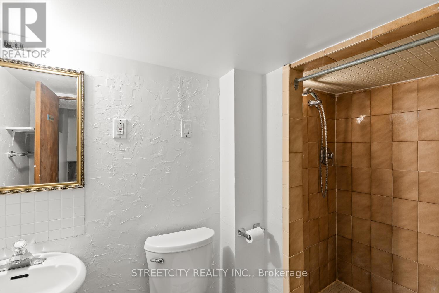 1235 King Street, London East, Ontario  N5W 2Y3 - Photo 38 - X12403392