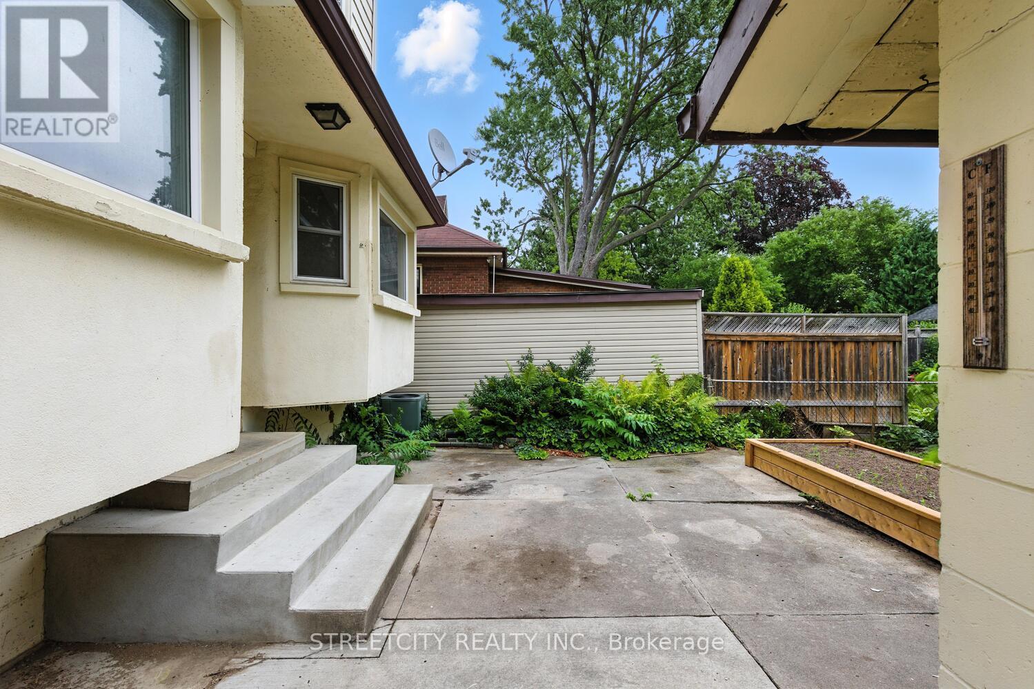1235 King Street, London East, Ontario  N5W 2Y3 - Photo 42 - X12403392