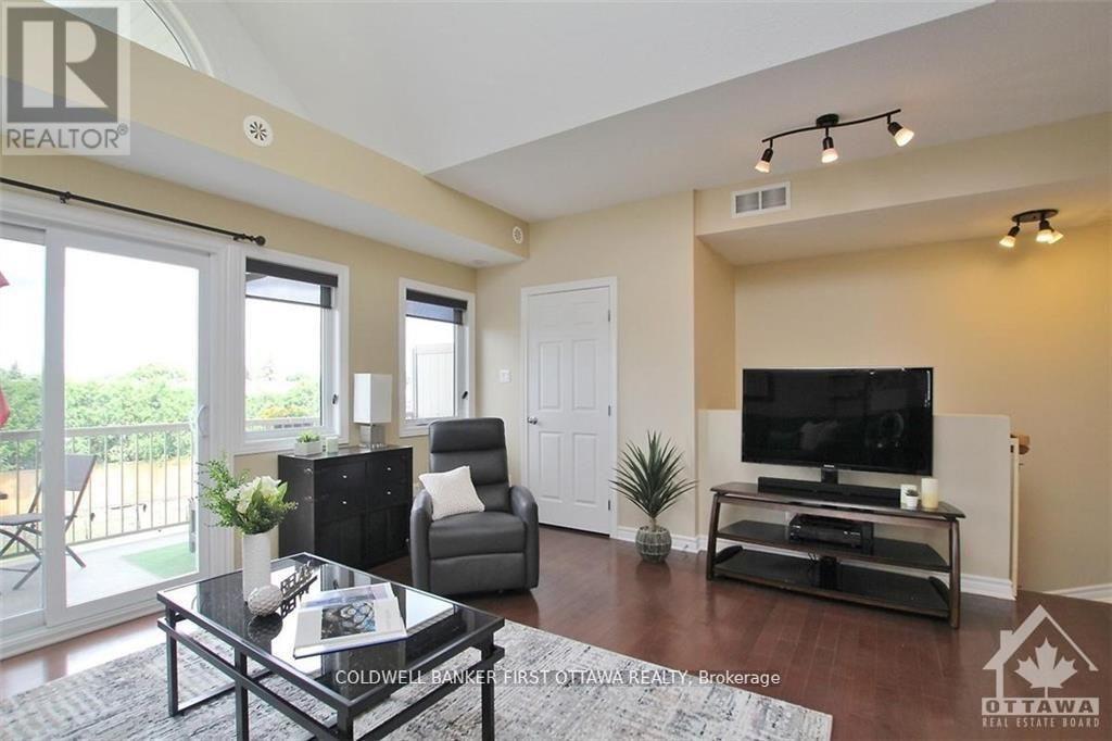 E - 137 Harthill Way, Ottawa, Ontario  K2J 5V1 - Photo 4 - X12403305