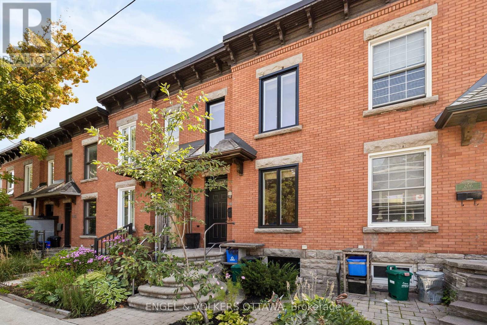 204 Florence Street, Ottawa, Ontario  K1R 5N6 - Photo 2 - X12403399