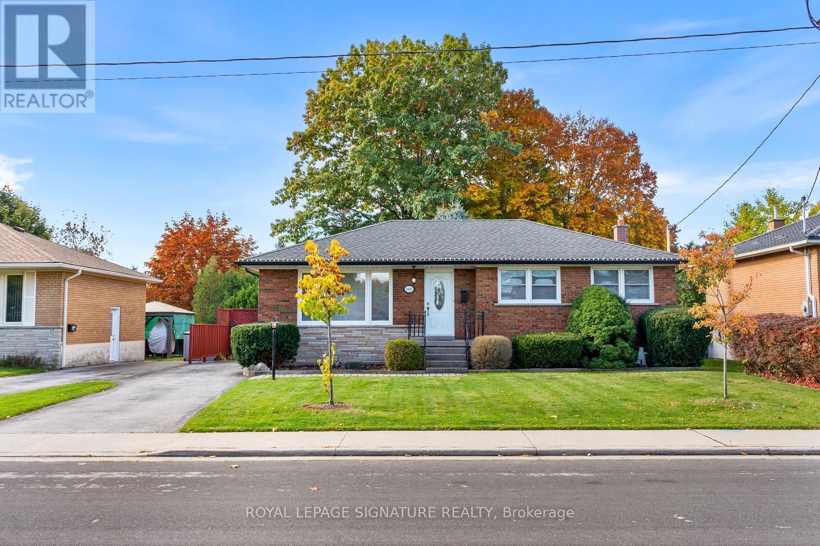 668 PEELE BOULEVARD, Burlington, Ontario