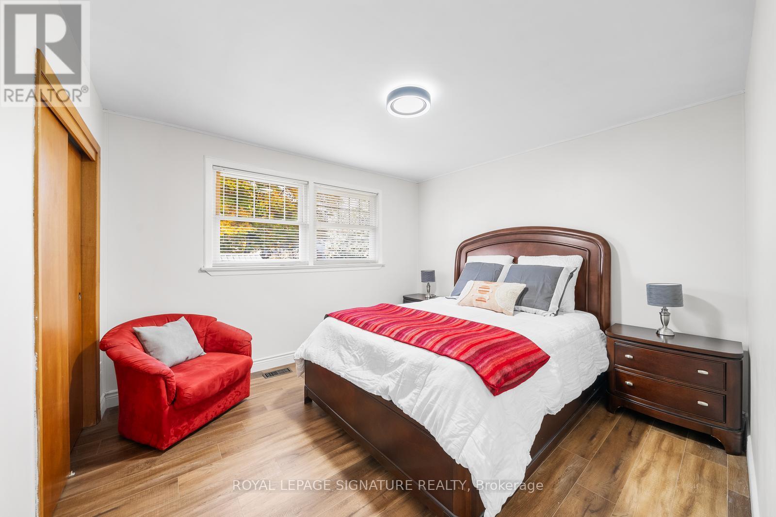 668 Peele Boulevard, Burlington, Ontario  L7R 3B9 - Photo 13 - W12403165