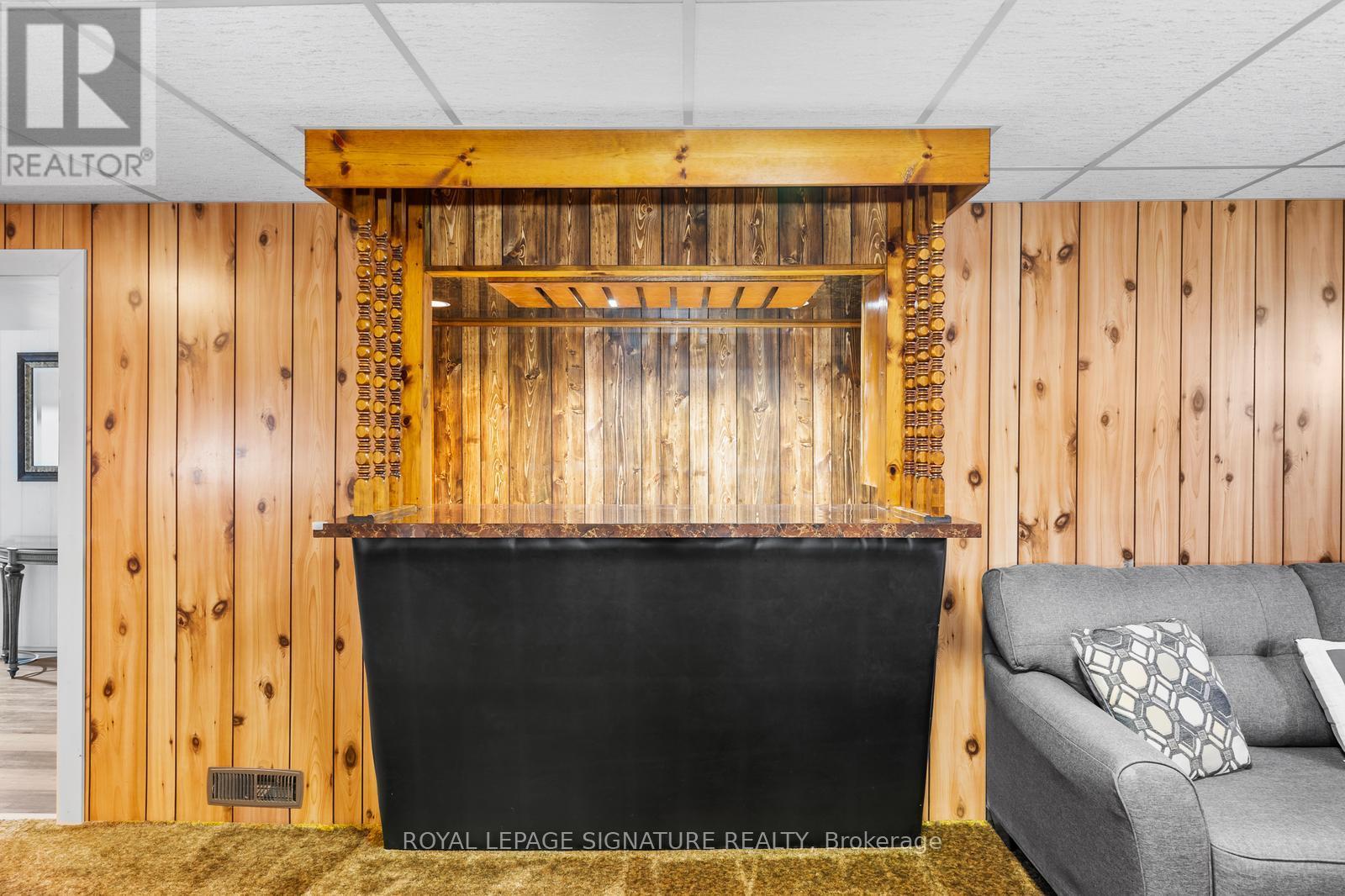 668 Peele Boulevard, Burlington, Ontario  L7R 3B9 - Photo 25 - W12403165