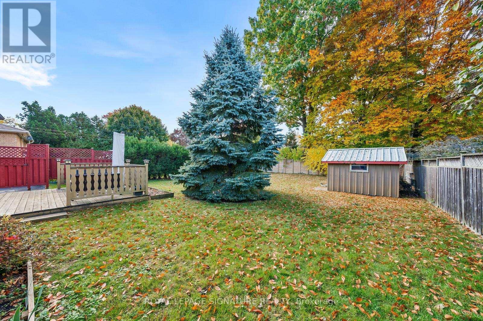 668 Peele Boulevard, Burlington, Ontario  L7R 3B9 - Photo 8 - W12403165