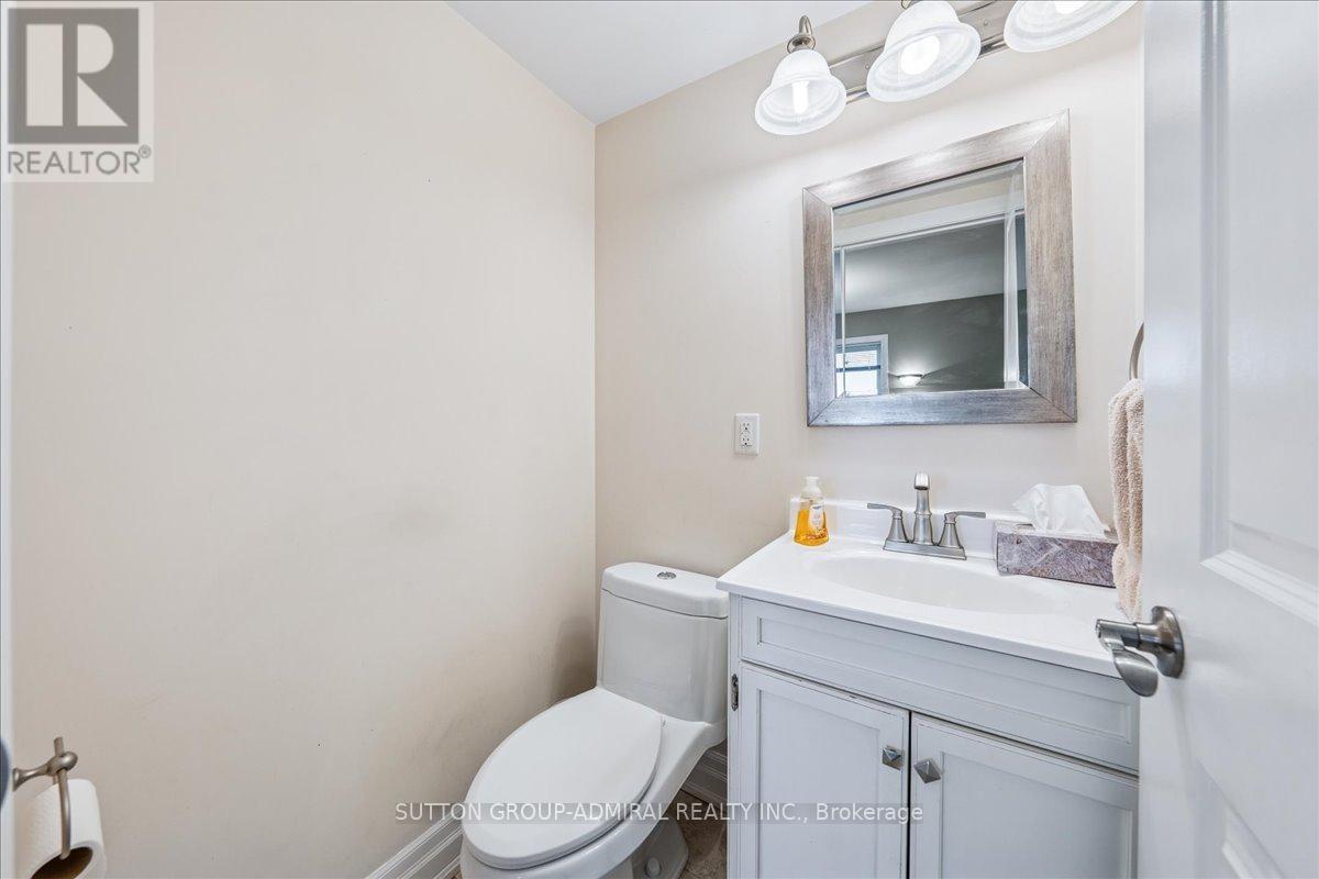 11 Bowie Avenue, Toronto (Briar Hill-Belgravia), Ontario  M6E 2P1 - Photo 14 - W12403168