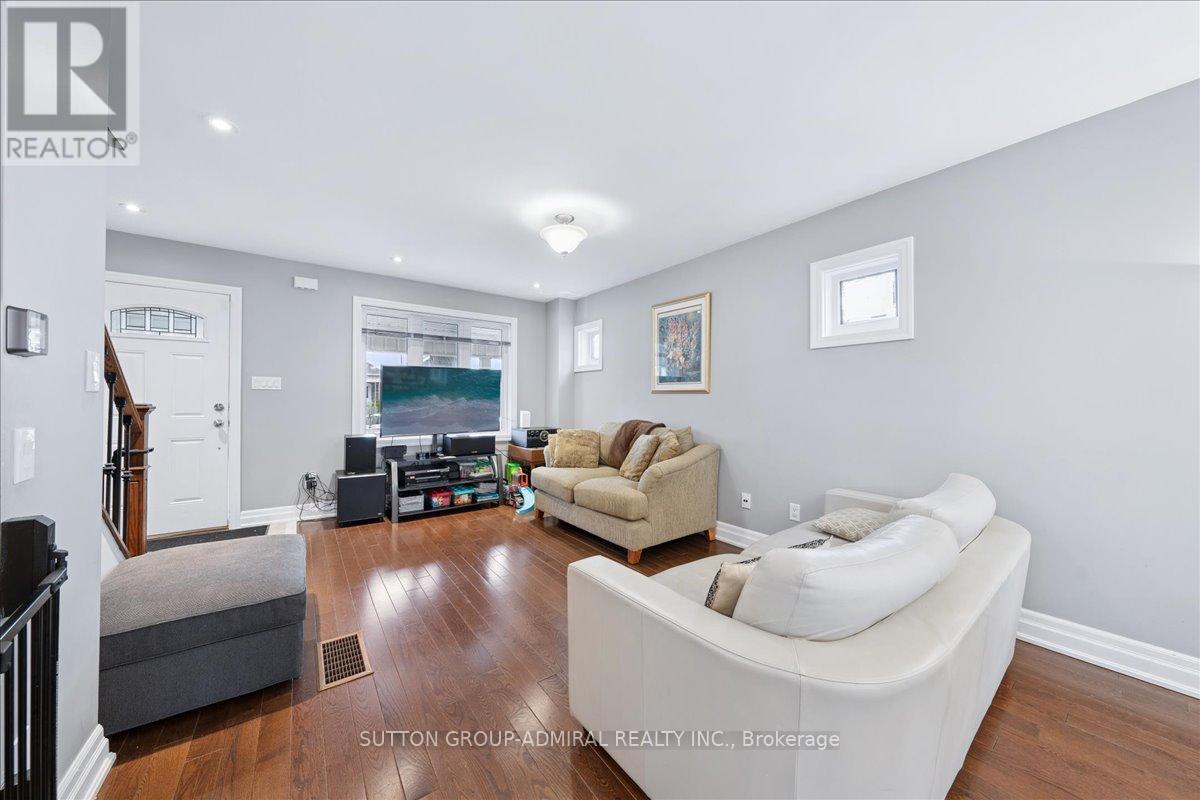 11 Bowie Avenue, Toronto (Briar Hill-Belgravia), Ontario  M6E 2P1 - Photo 23 - W12403168
