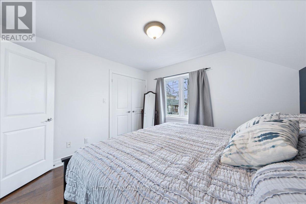 11 Bowie Avenue, Toronto (Briar Hill-Belgravia), Ontario  M6E 2P1 - Photo 26 - W12403168