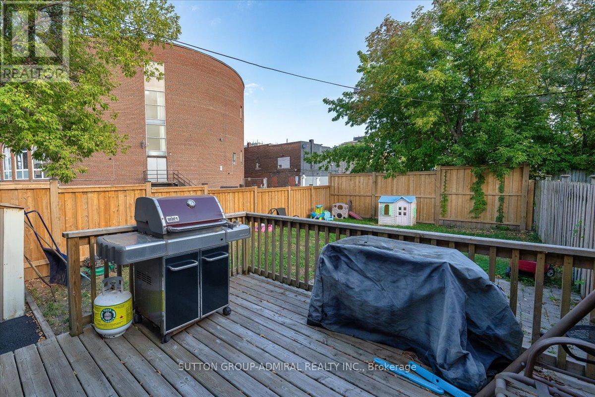 11 Bowie Avenue, Toronto (Briar Hill-Belgravia), Ontario  M6E 2P1 - Photo 35 - W12403168